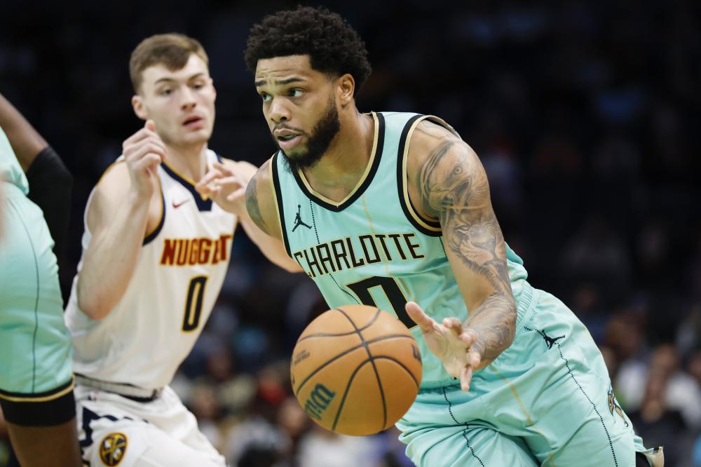 被巴塞罗那 被巴塞罗那